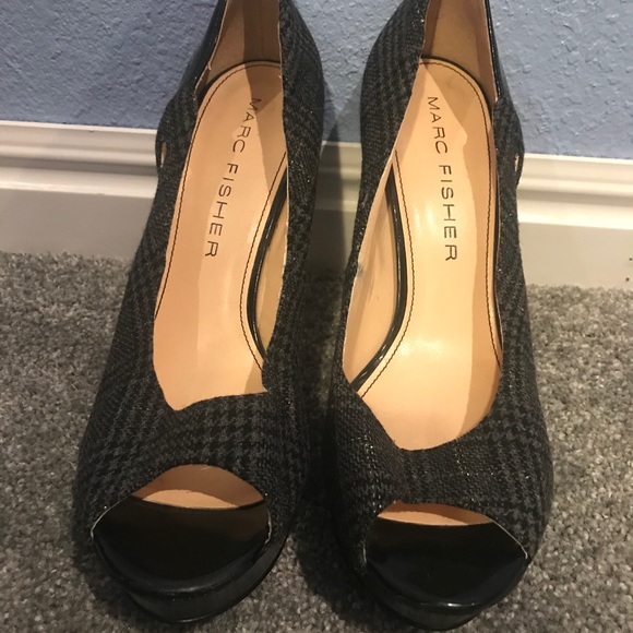 Black and gray plaid shoe - Picture 8 of 9